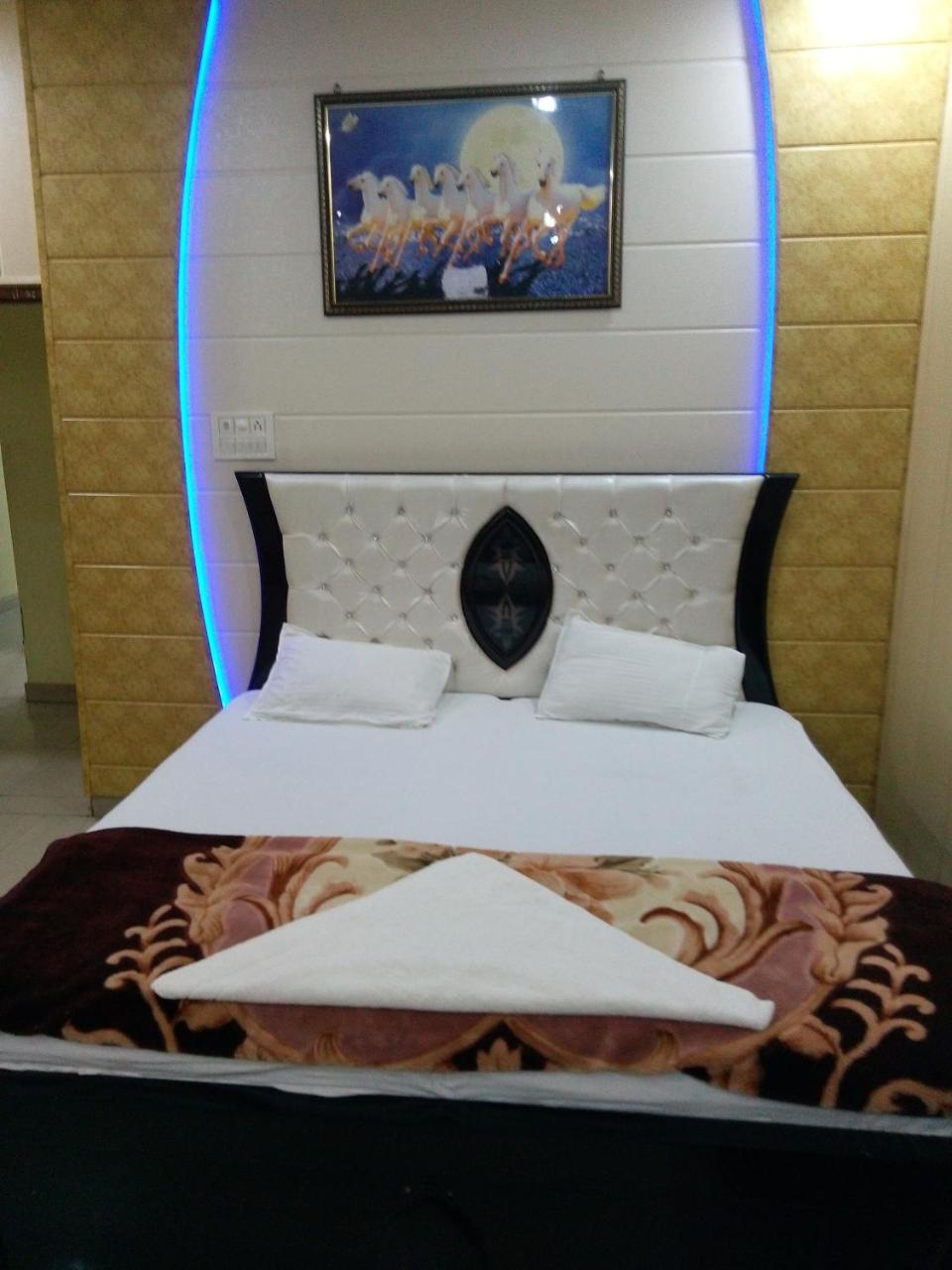 Hotel Sunrise Orai Bagian luar foto
